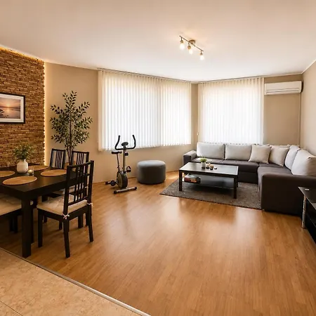 Delux 6 - Location Near River & Fair *