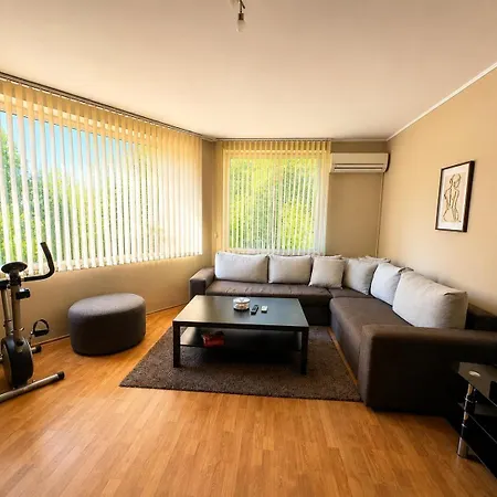 Delux 6 - Location Near River & Fair Διαμέρισμα Φιλιππούπολη
